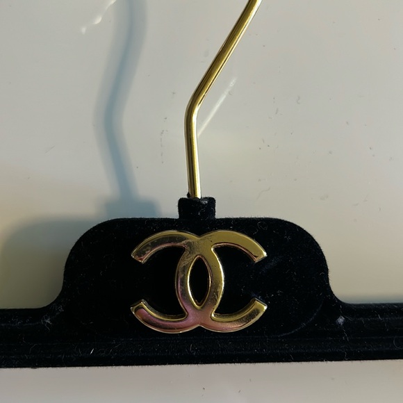 3 pcs Gold plated Chanel CC auth black velvet hangers boutique pant skirt jacket - Picture 7 of 7